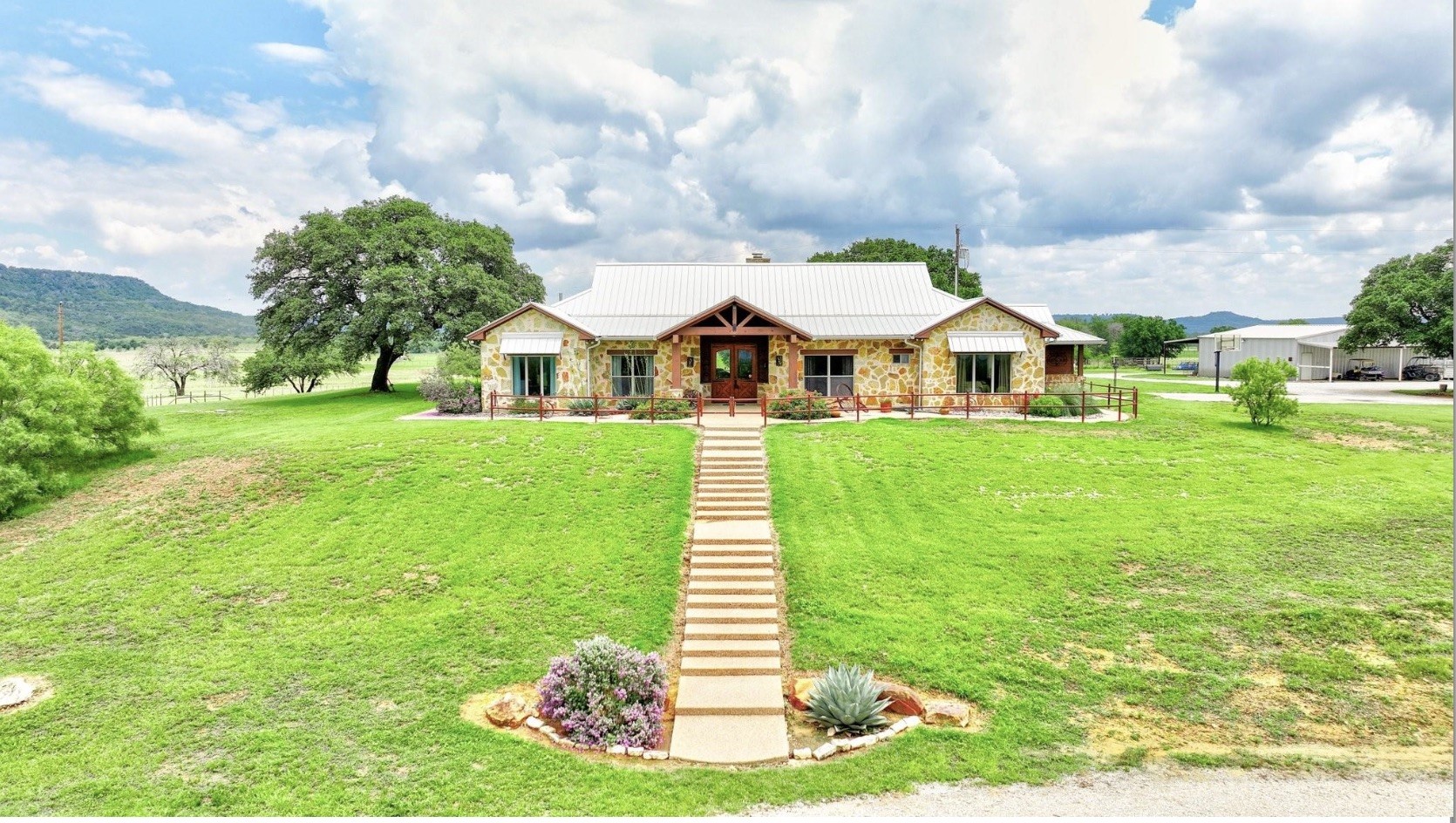 1084 Beddo Mountain Santo TX 76472