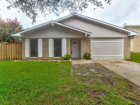 3305 Country Lane Grand Prairie TX 75052
