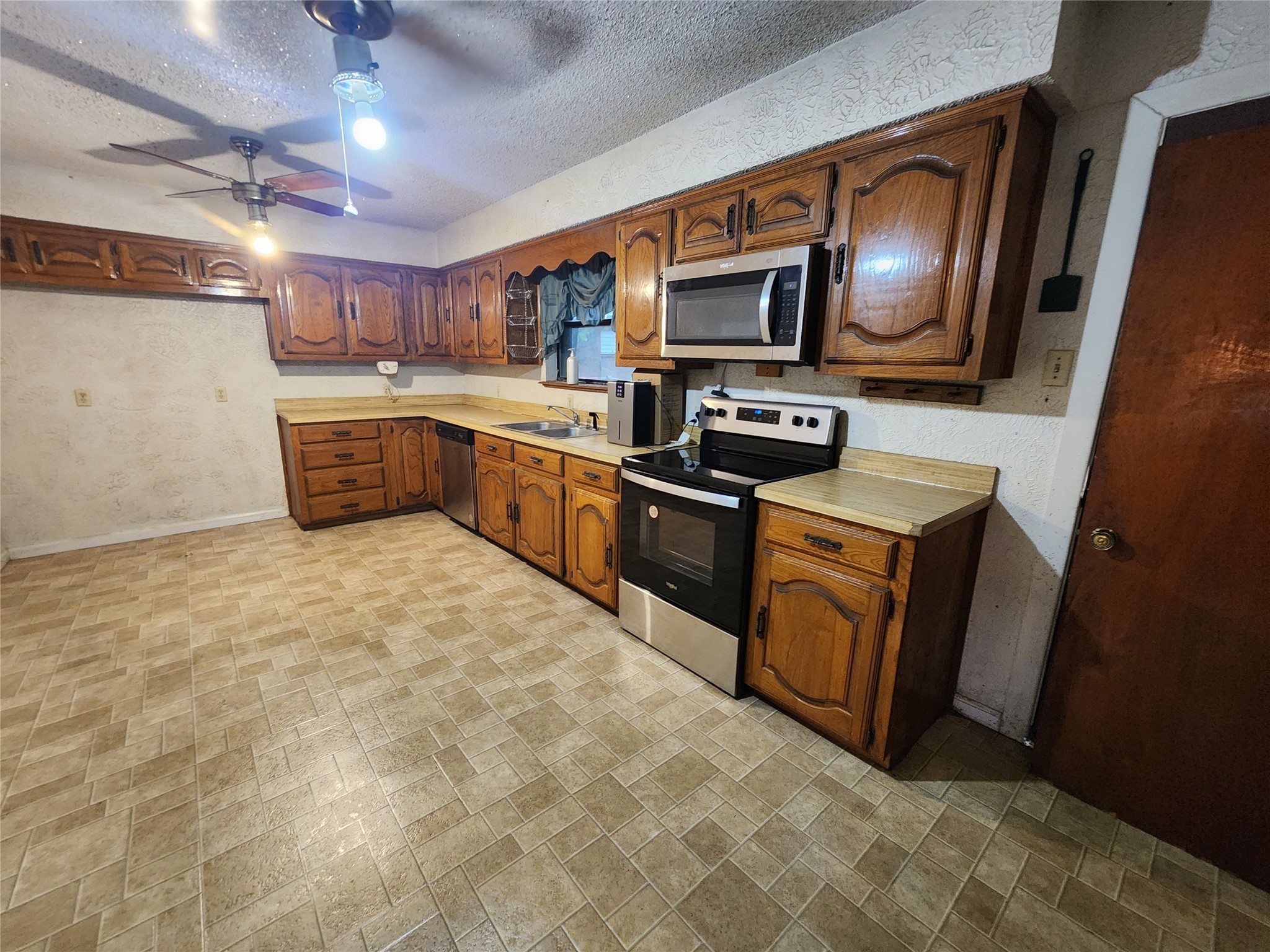 209 E 2nd Street Quinlan TX 75474