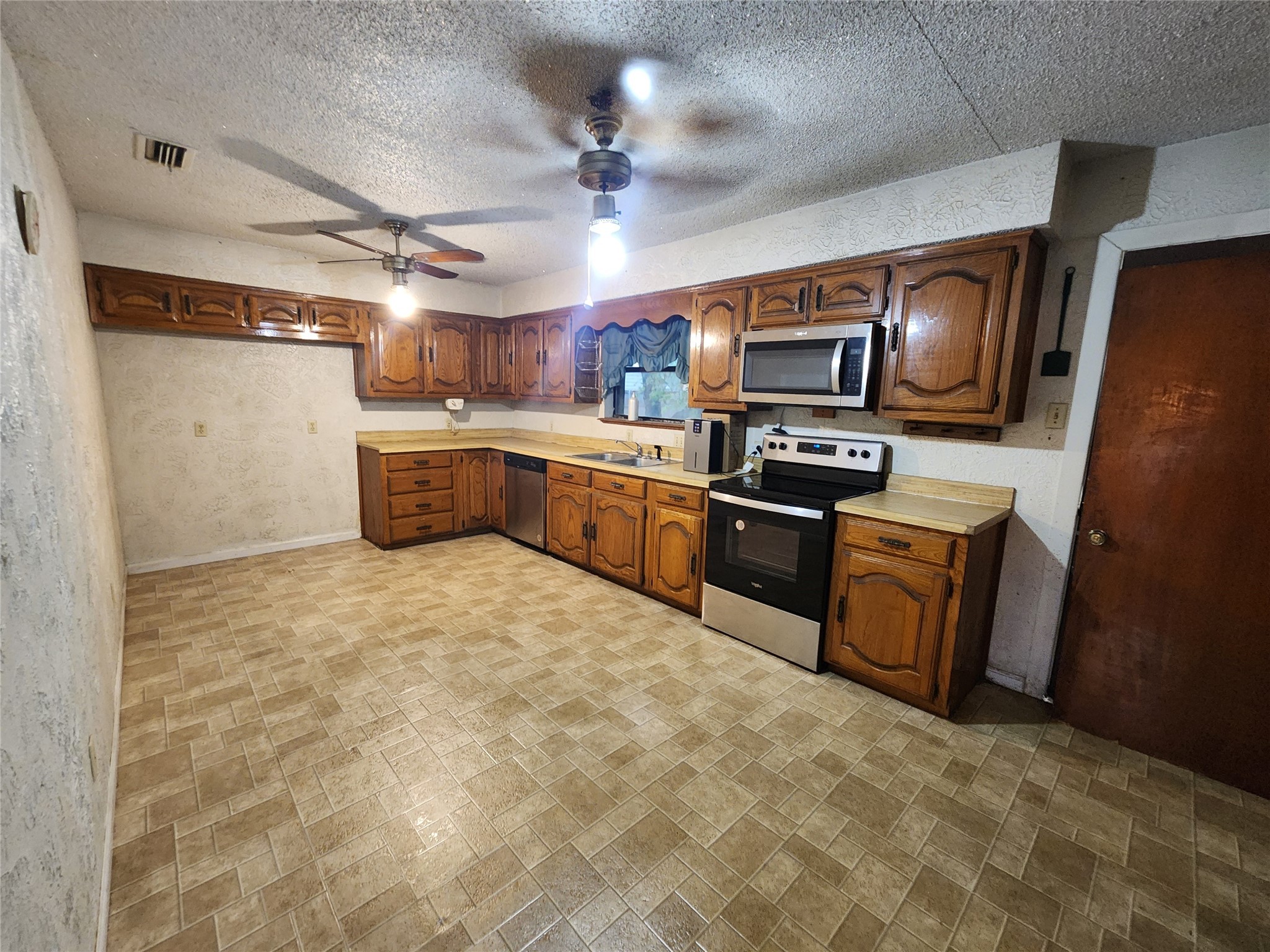 209 E 2nd Street Quinlan TX 75474