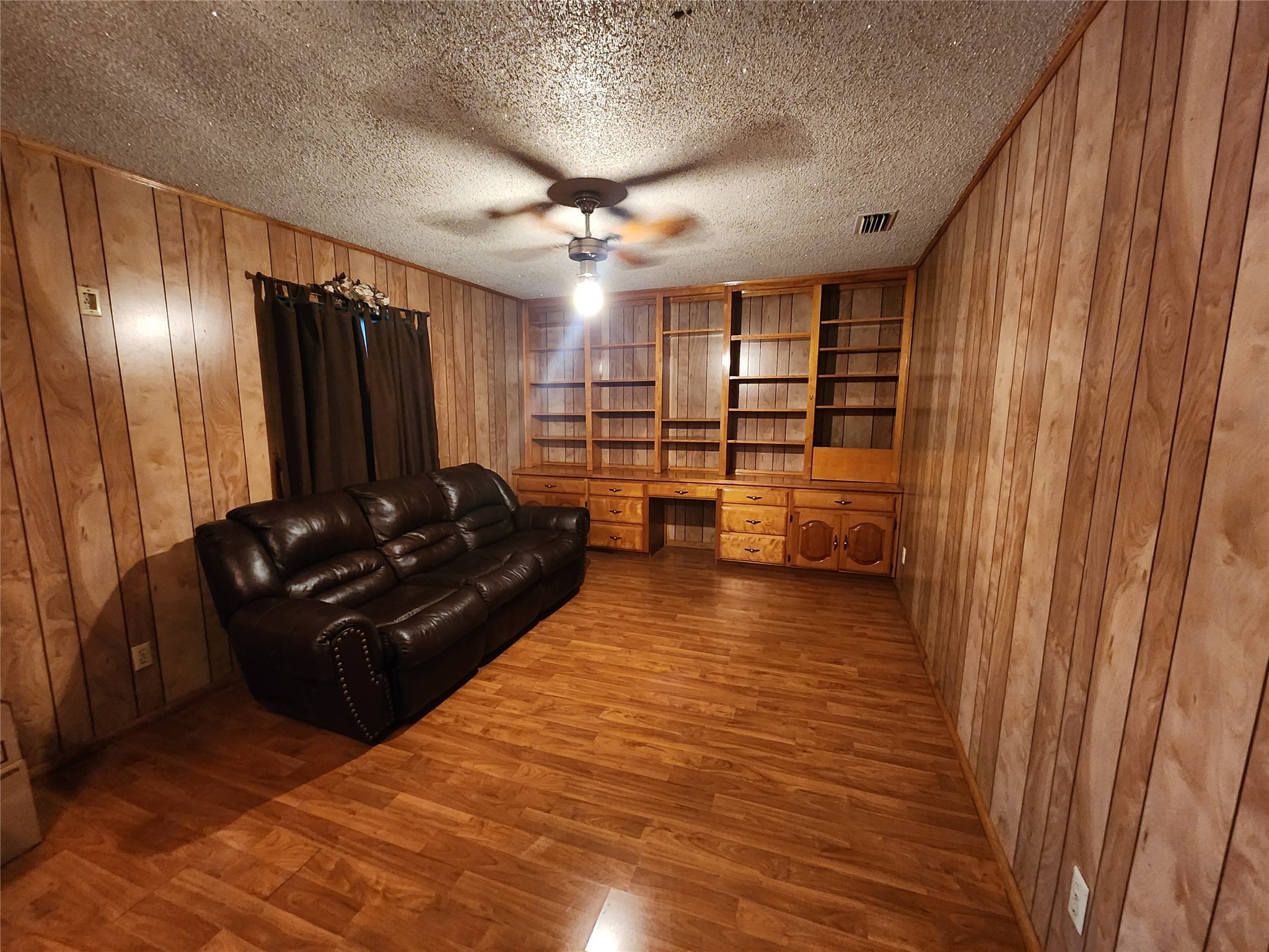209 E 2nd Street Quinlan TX 75474