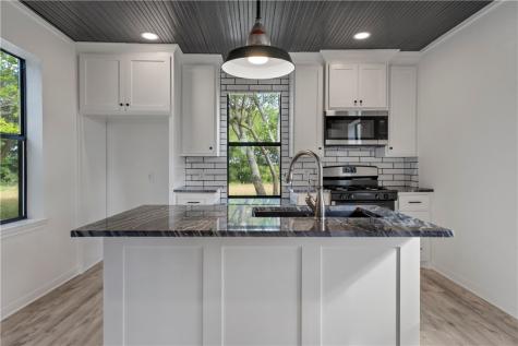 3627 Cottonwood Road West TX 76691