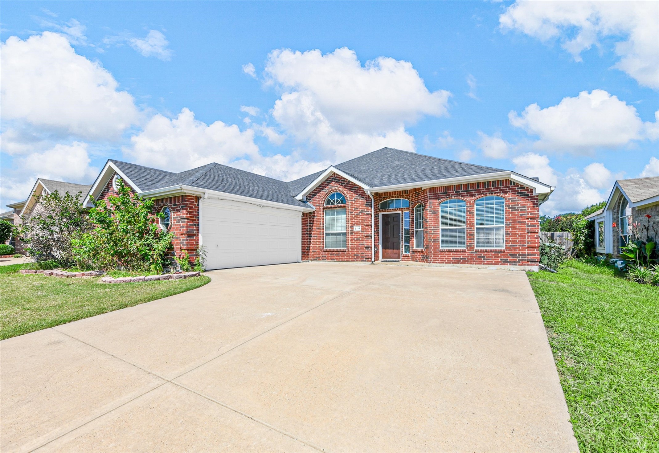 5114 Goldenrain Drive Arlington TX 76018