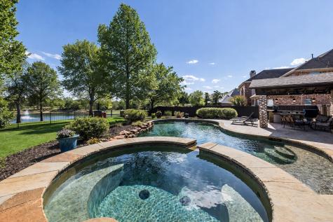 304 Haddington Lane Mckinney TX 75071