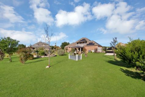1611 Mustang Court Cedar Hill TX 75104
