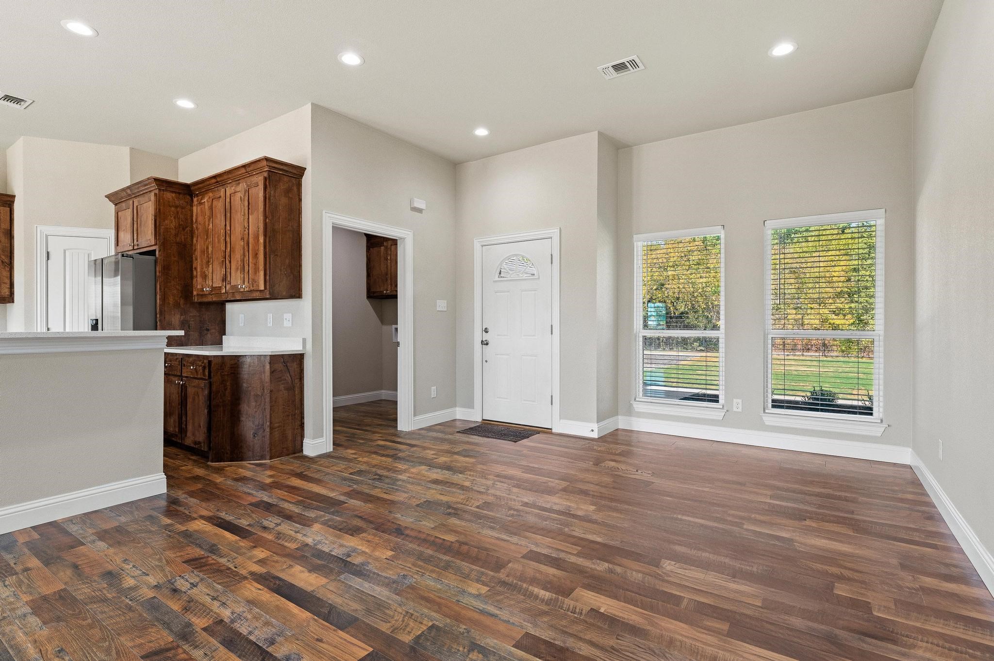 899 W Cardinal Street Ector TX 75439