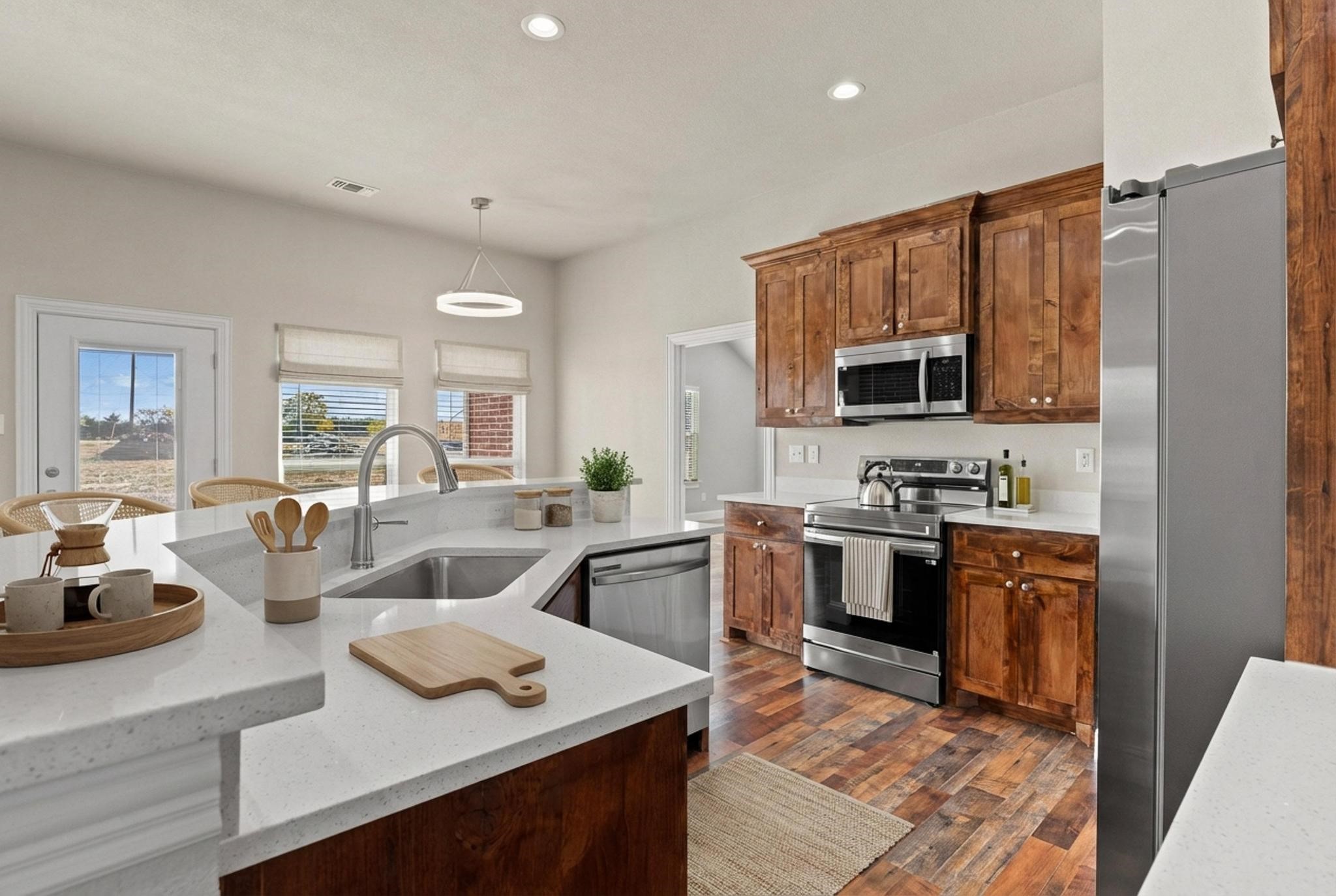 899 W Cardinal Street Ector TX 75439