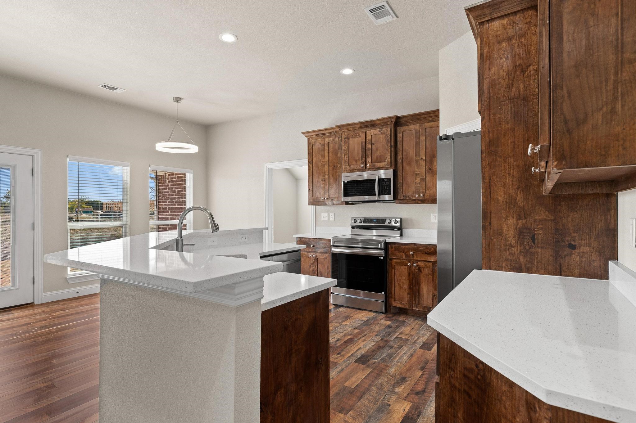 899 W Cardinal Street Ector TX 75439