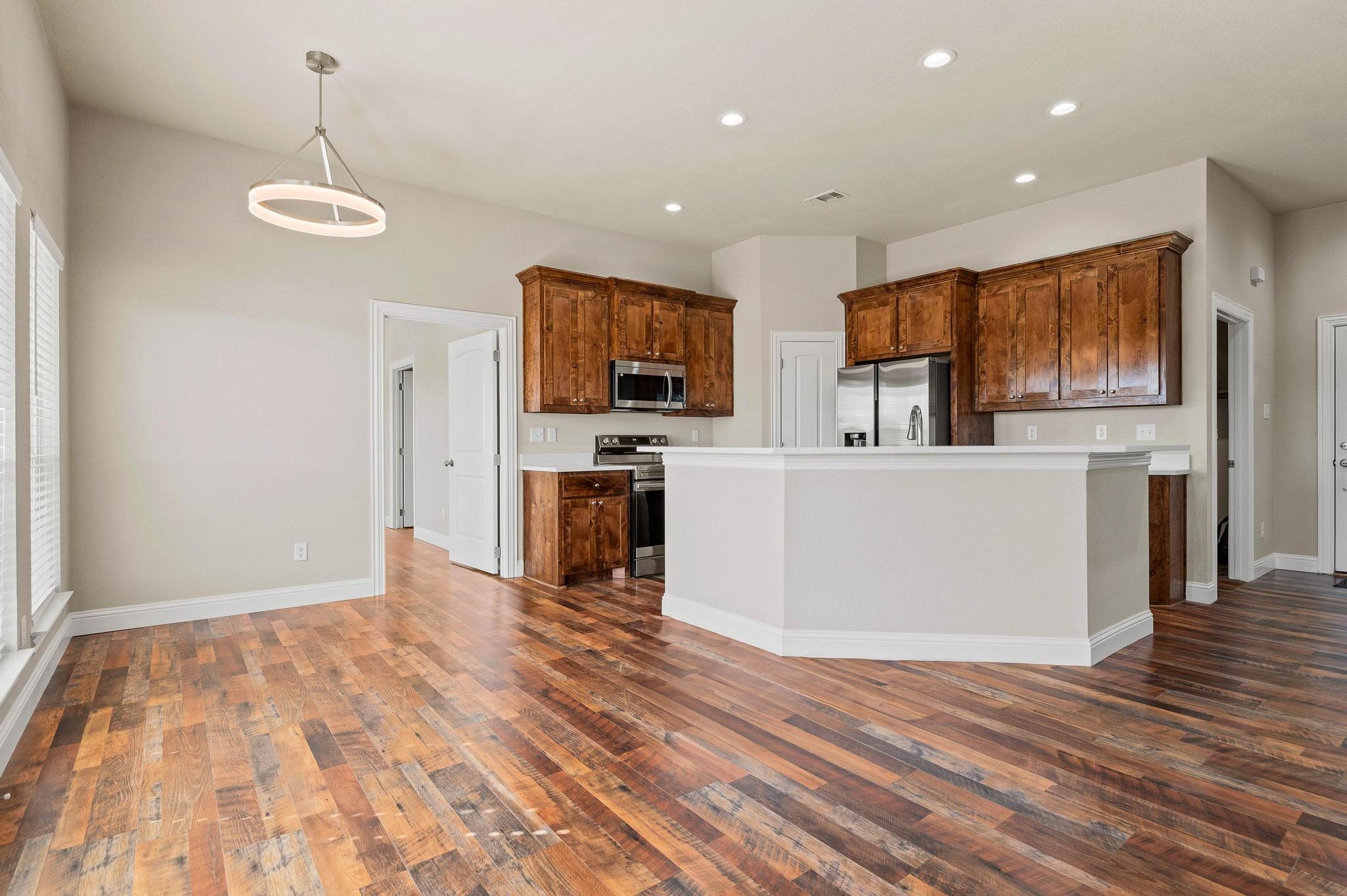 899 W Cardinal Street Ector TX 75439