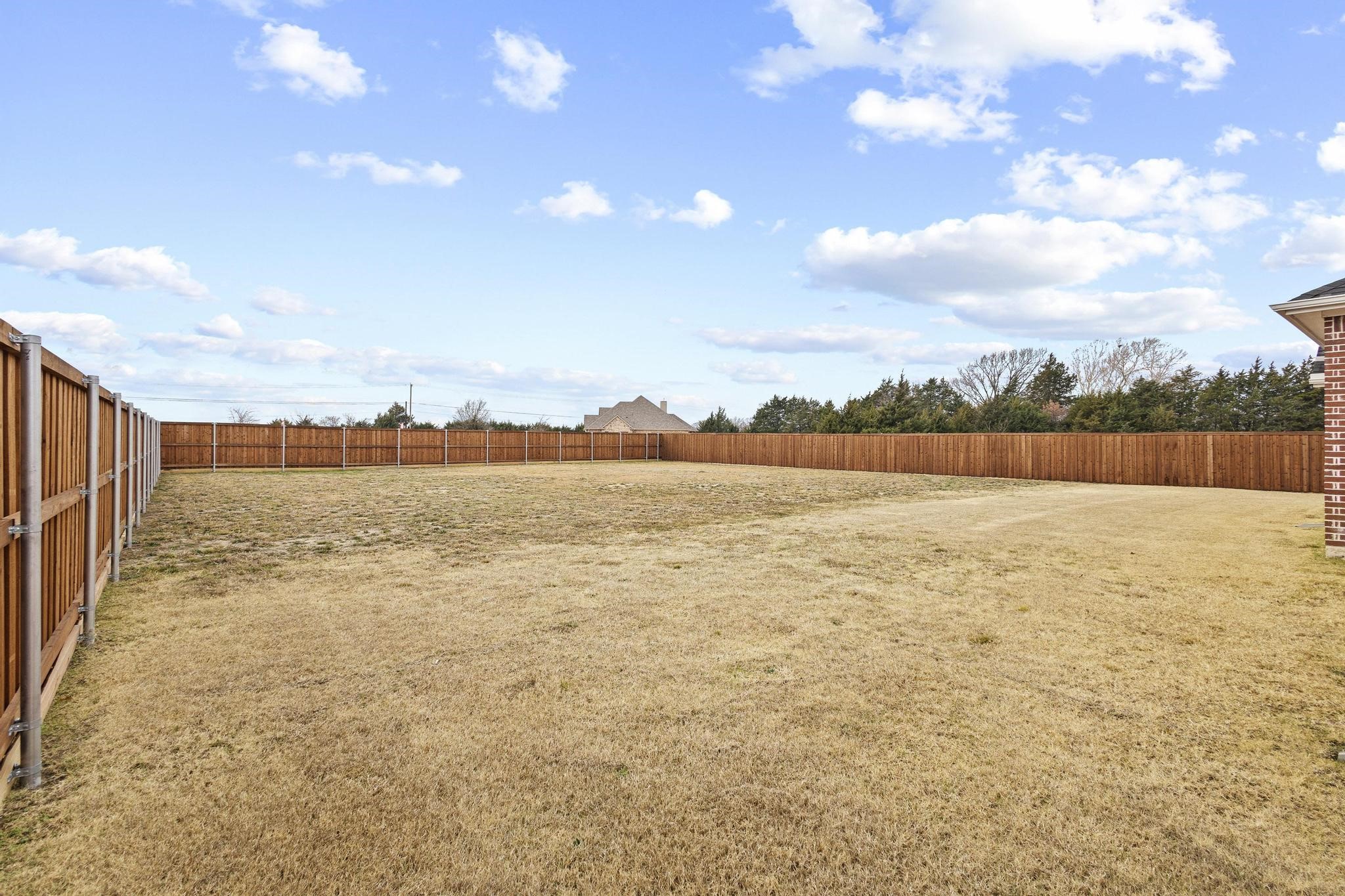 899 W Cardinal Street Ector TX 75439