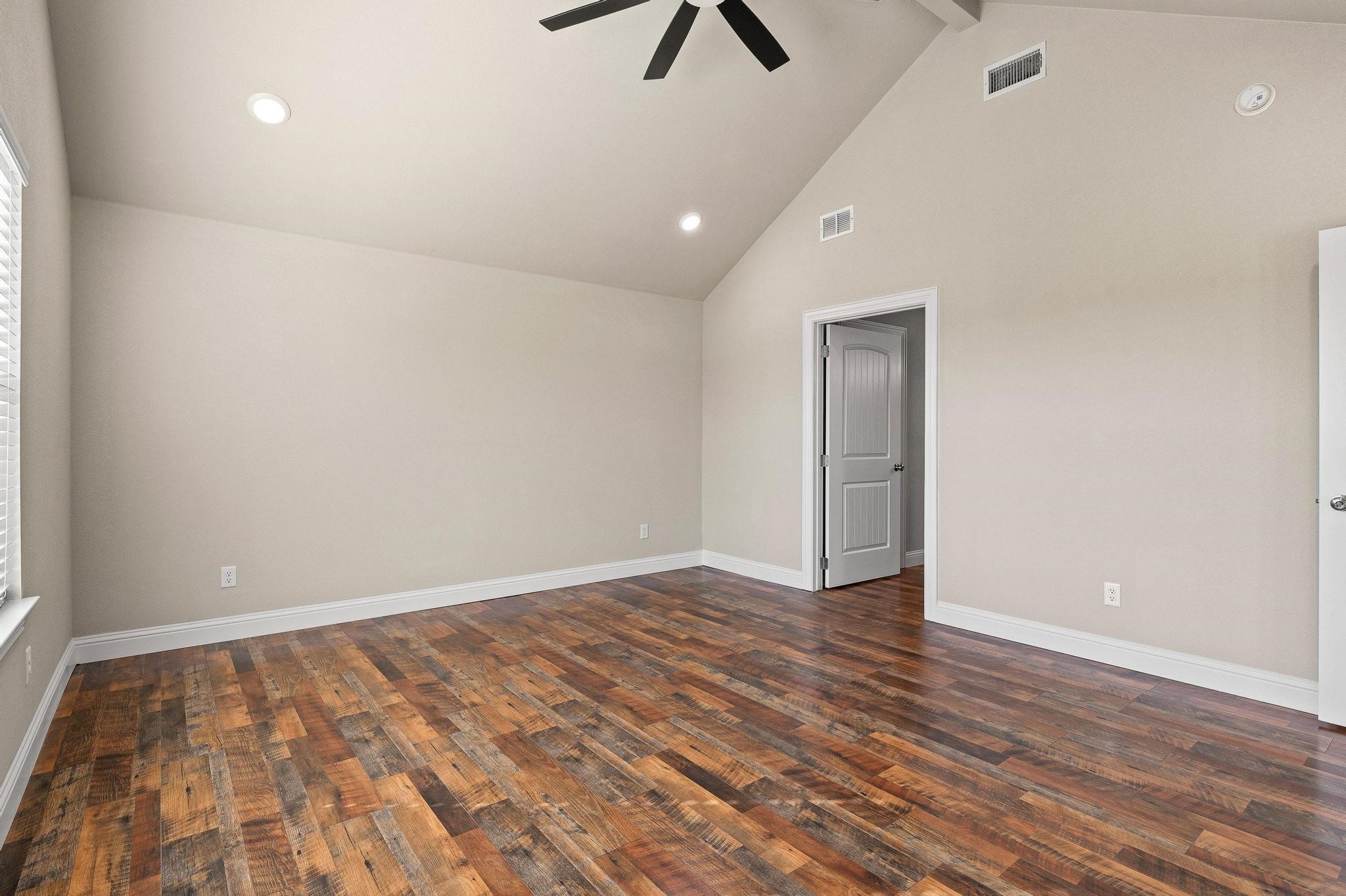 899 W Cardinal Street Ector TX 75439