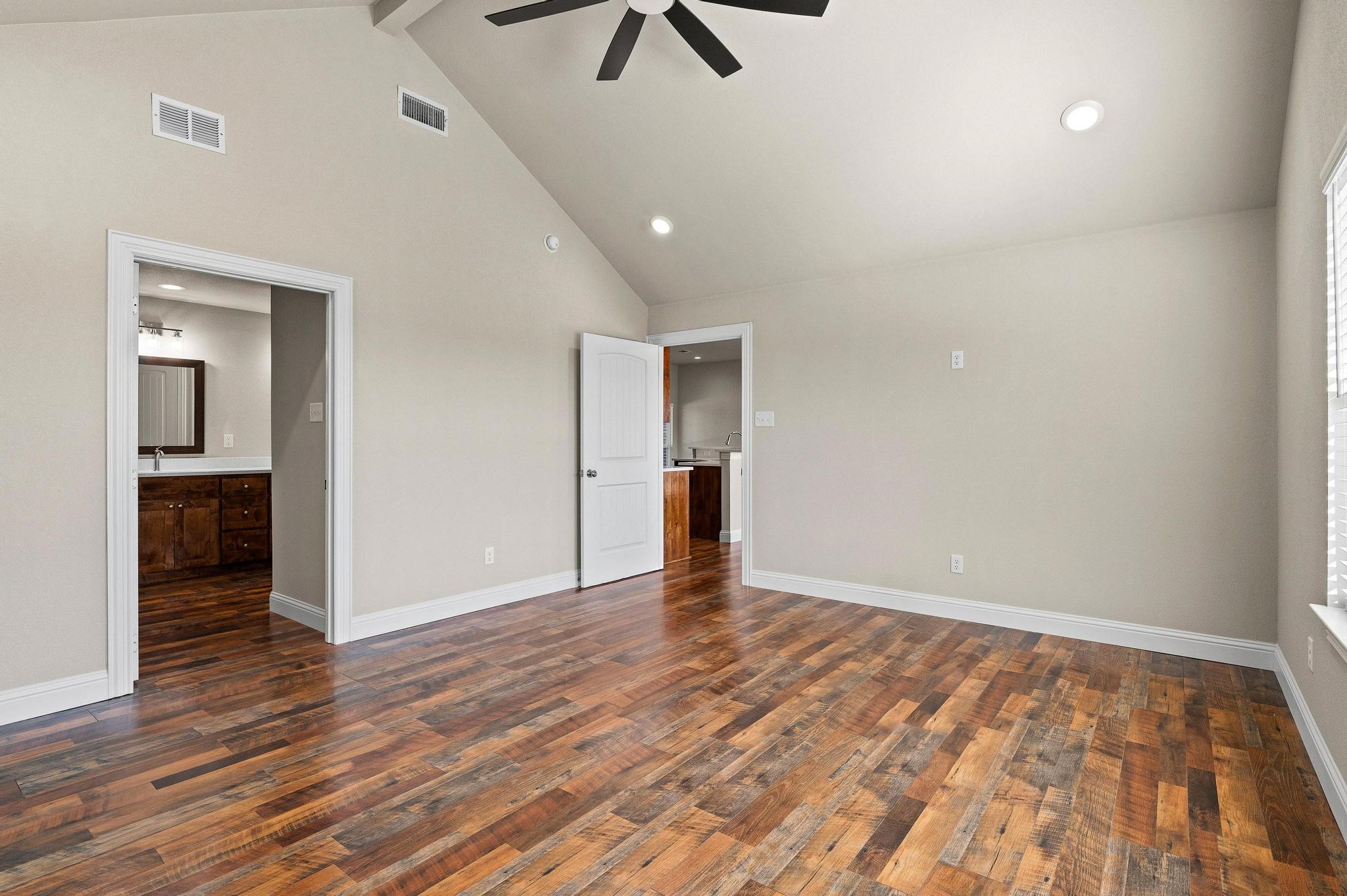 899 W Cardinal Street Ector TX 75439