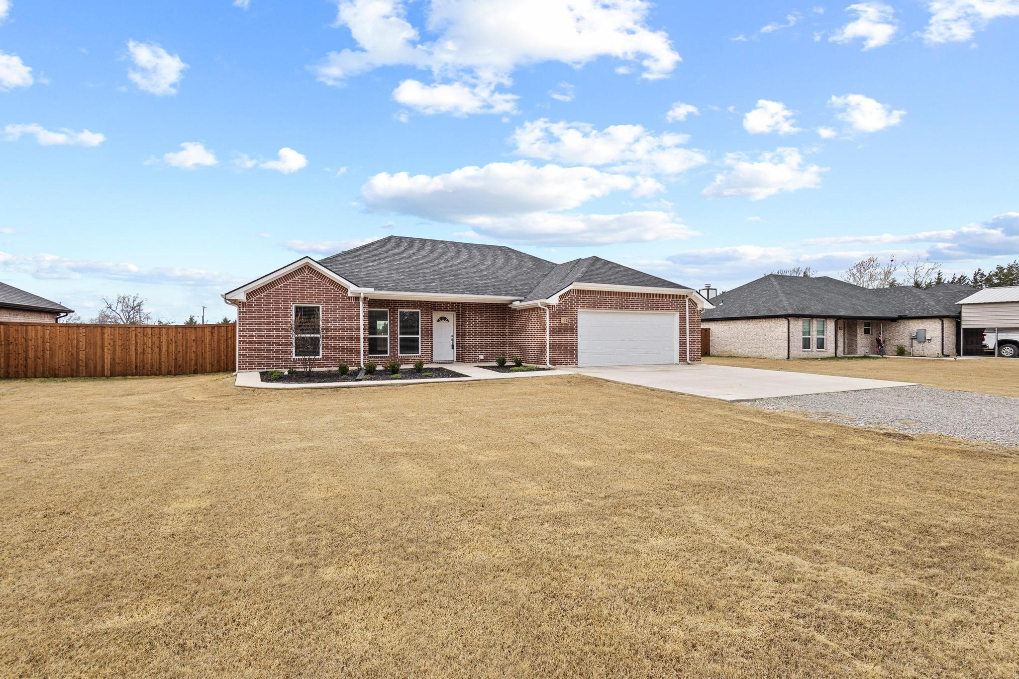 899 W Cardinal Street Ector TX 75439