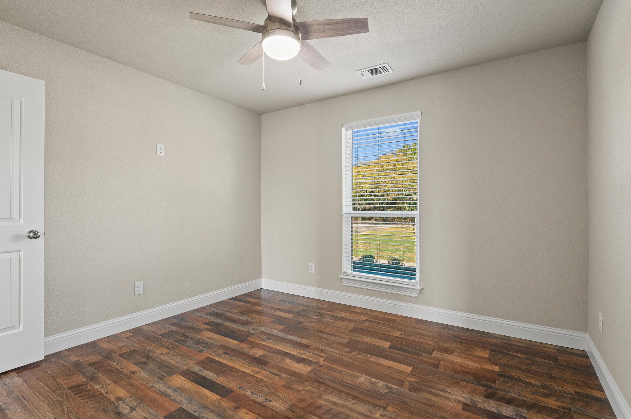 899 W Cardinal Street Ector TX 75439
