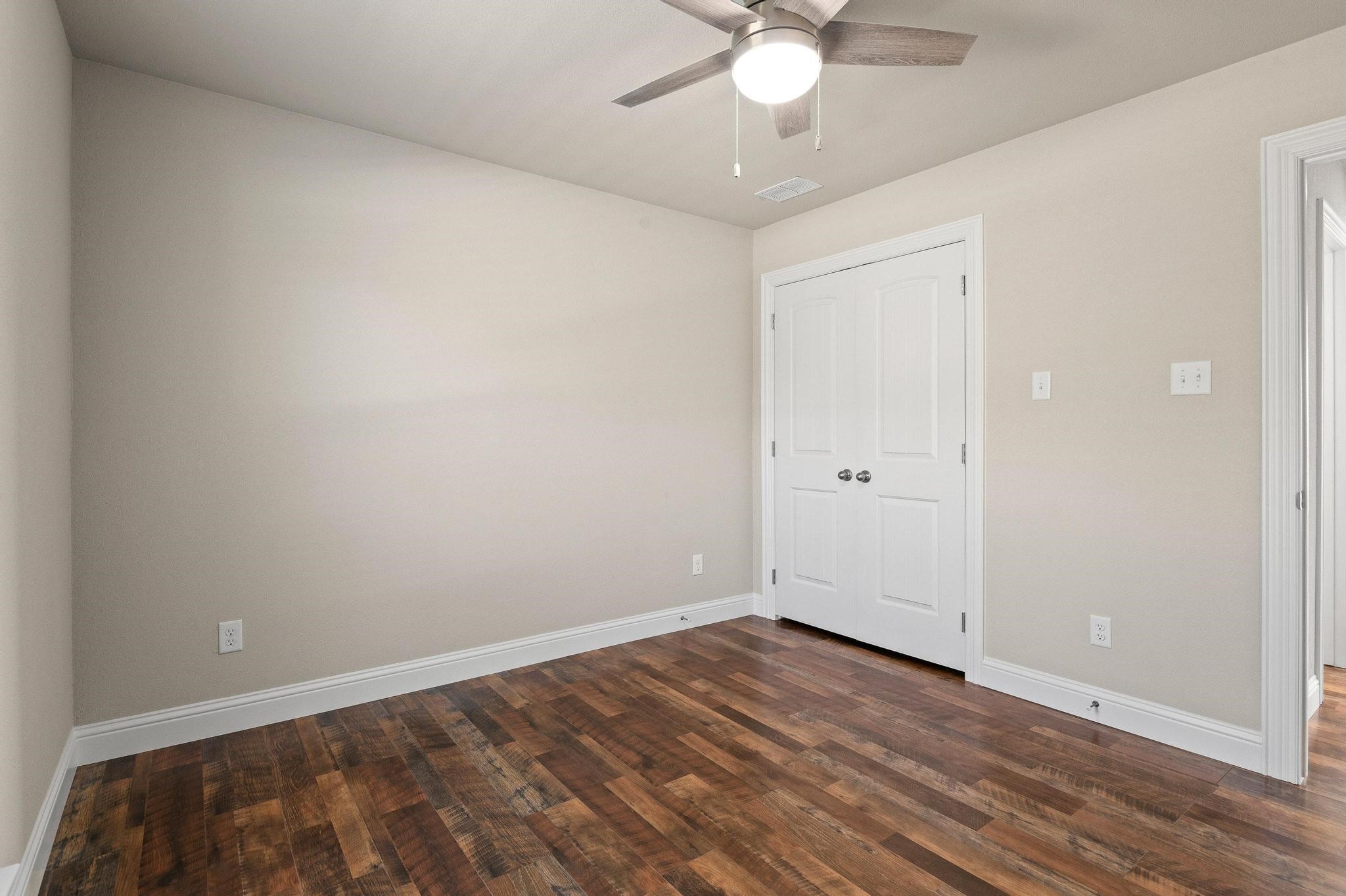 899 W Cardinal Street Ector TX 75439