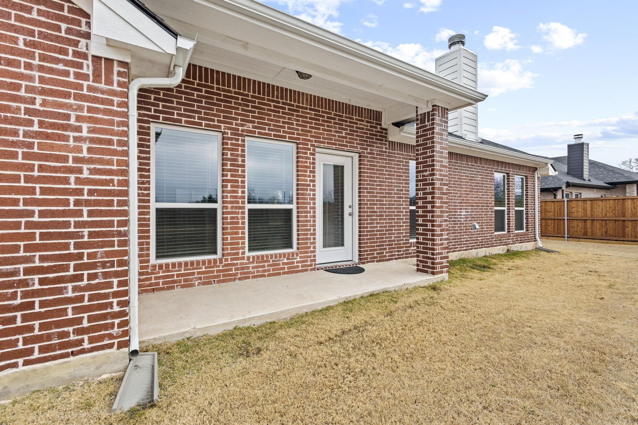 899 W Cardinal Street Ector TX 75439
