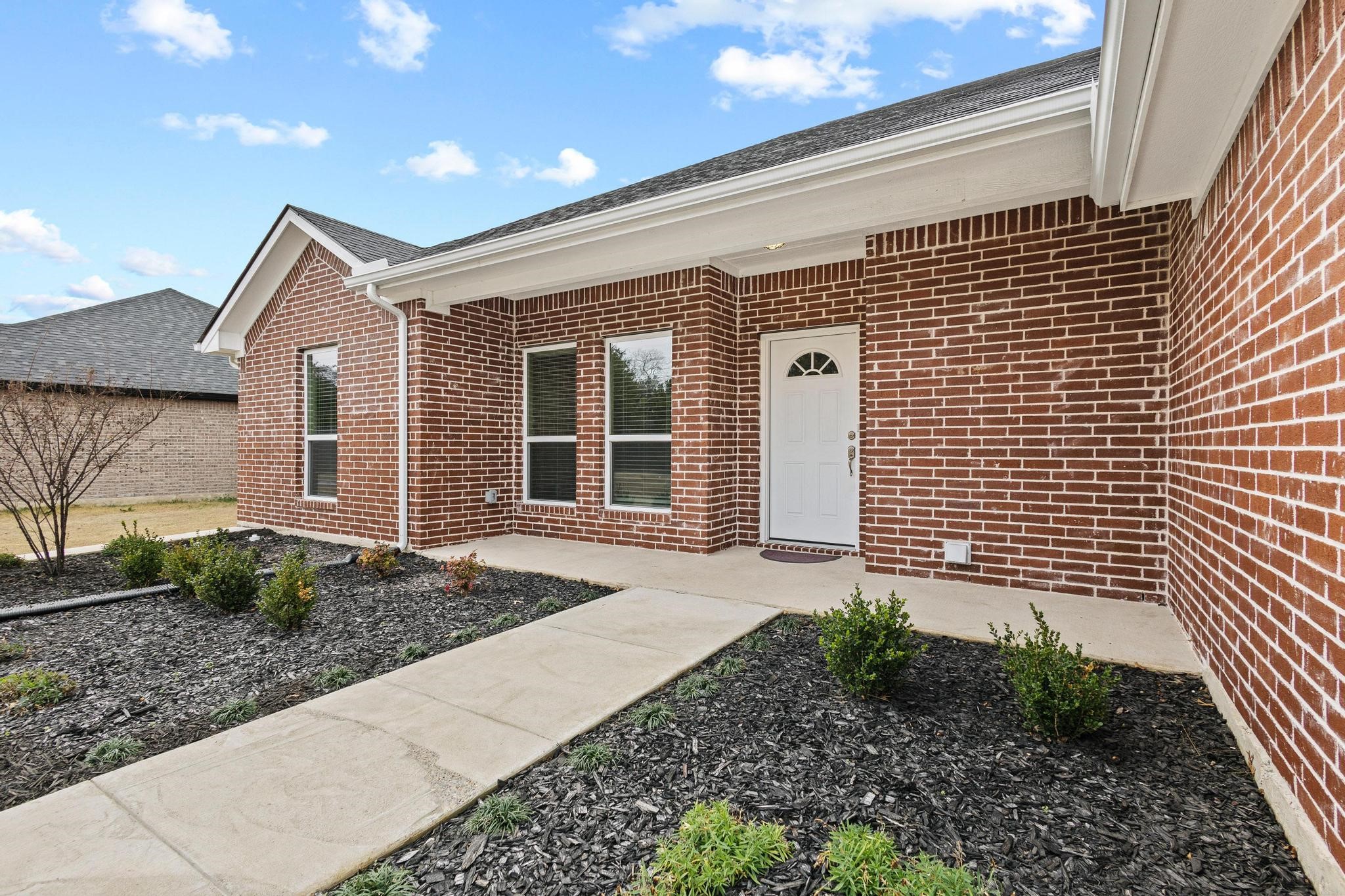 899 W Cardinal Street Ector TX 75439