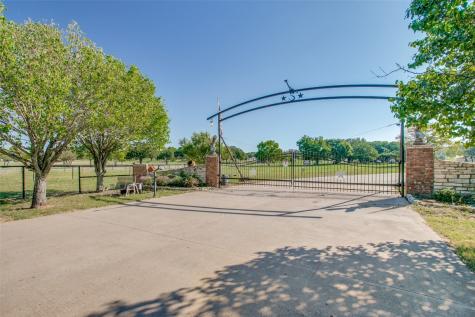 1401 S Dobson Street Burleson TX 76028