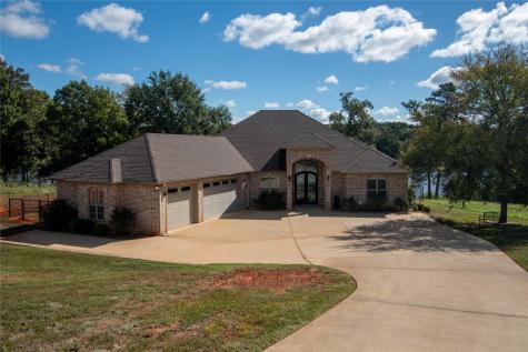 157 Springlake Drive Gladewater TX 75647