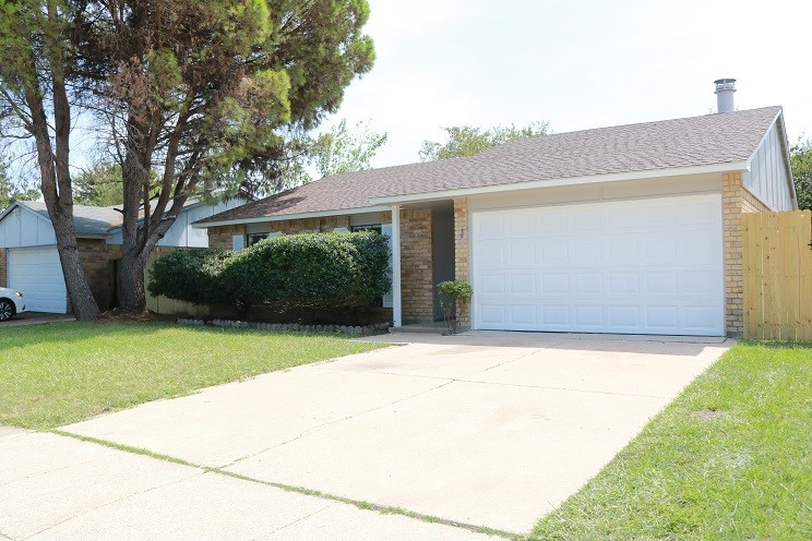 1405 California Trail Grand Prairie TX 75052