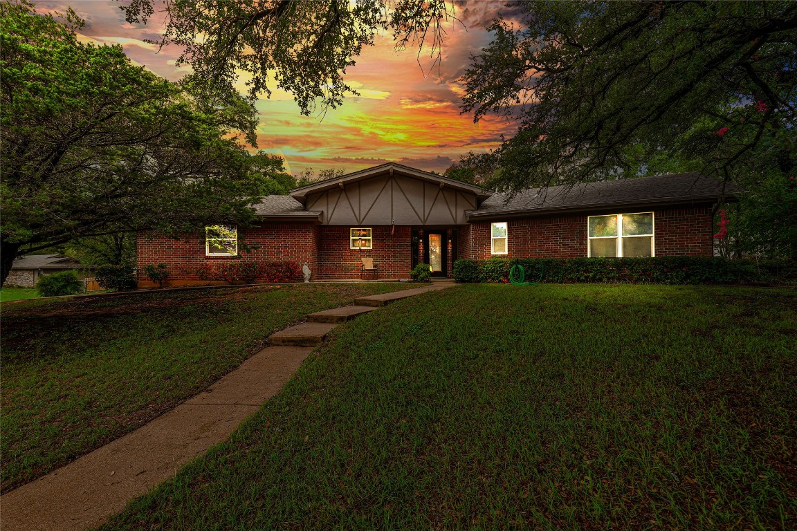 1002 Spanish Trail Drive Granbury TX 76048