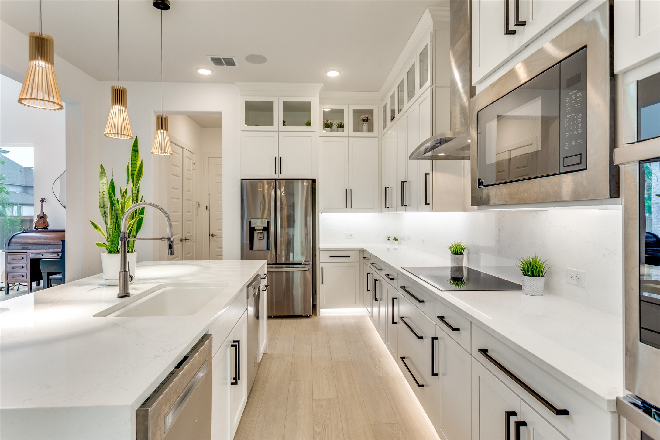 1785 Bramshaw Trail Farmers Branch TX 75234