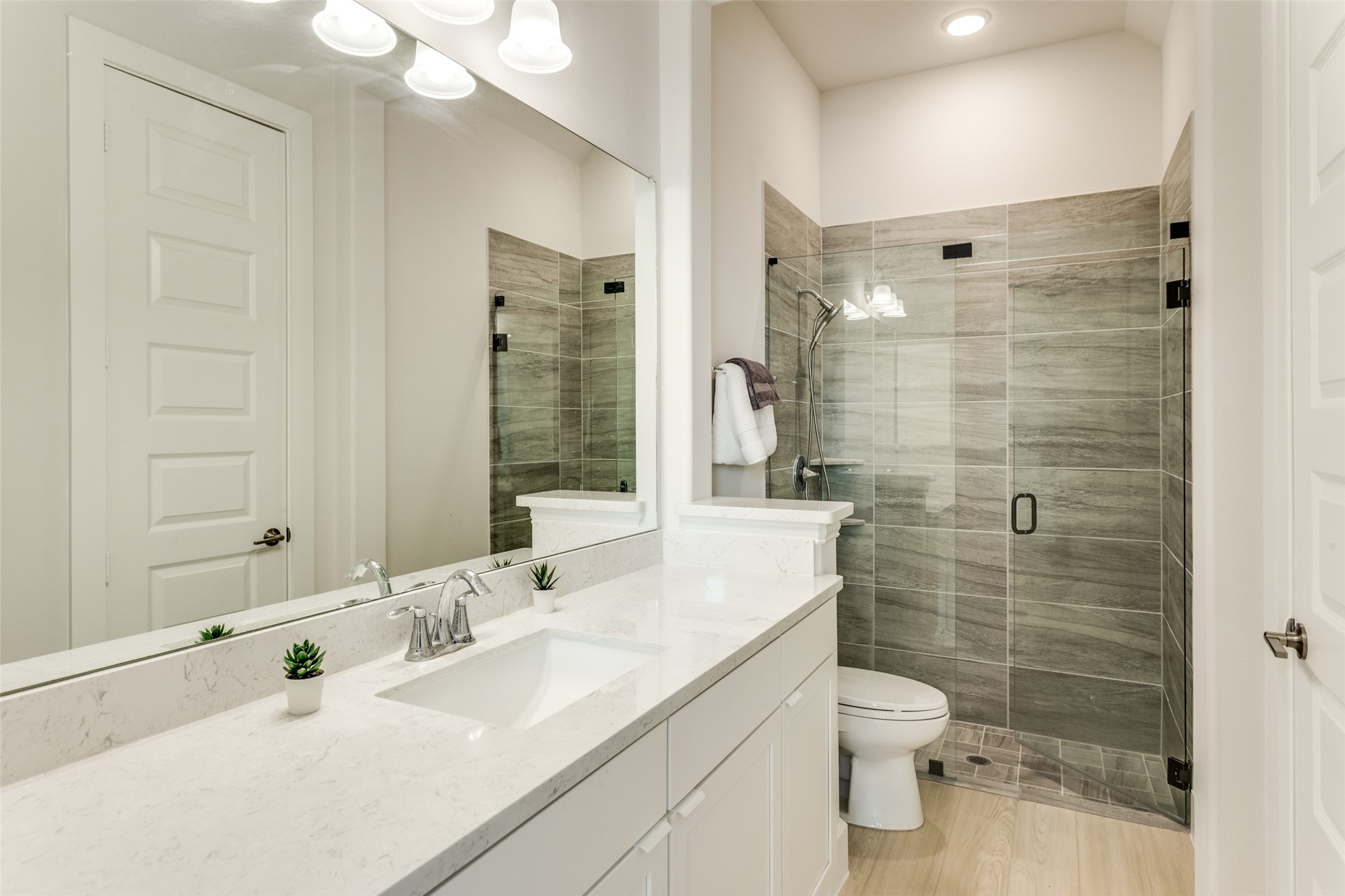 1785 Bramshaw Trail Farmers Branch TX 75234