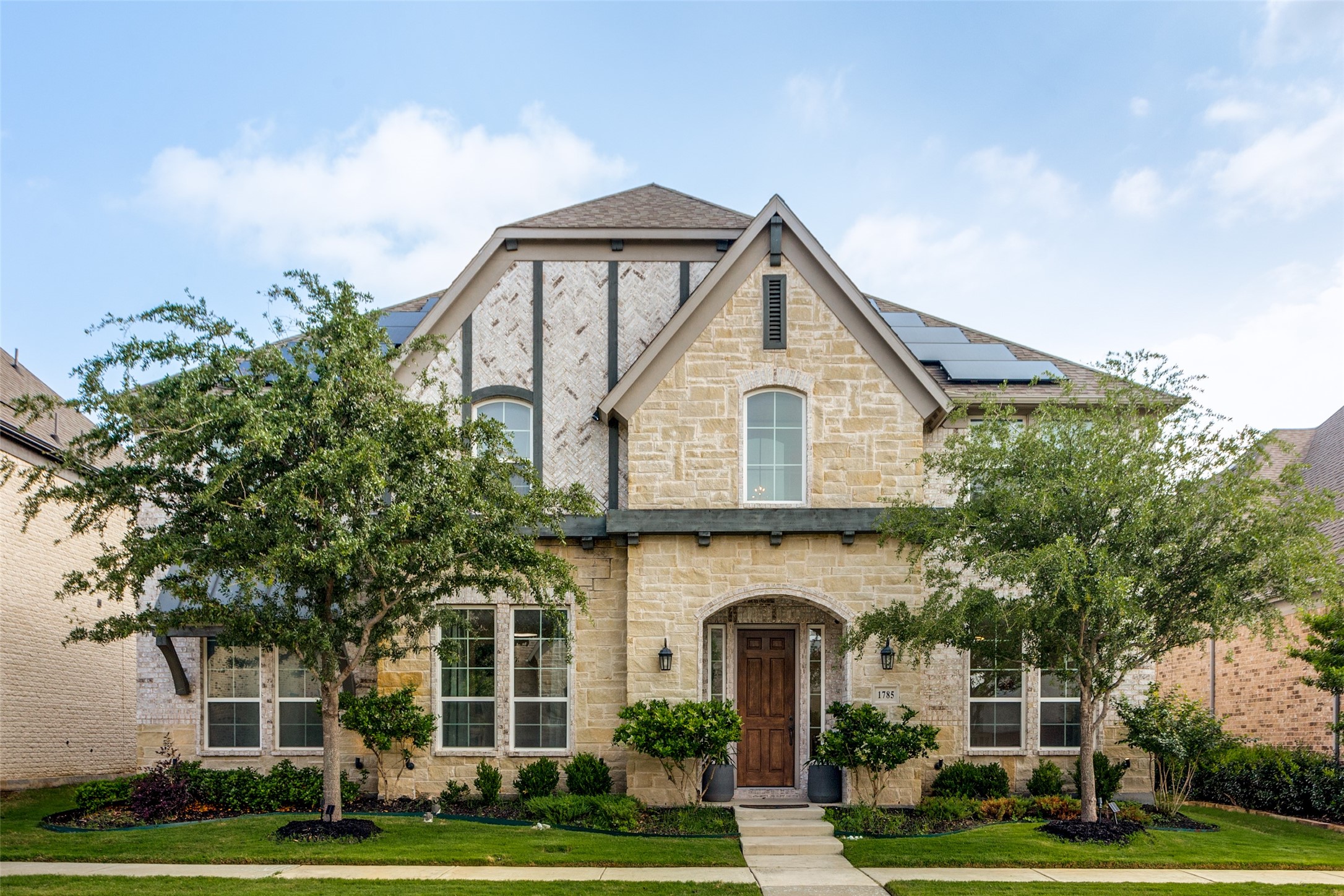 1785 Bramshaw Trail Farmers Branch TX 75234