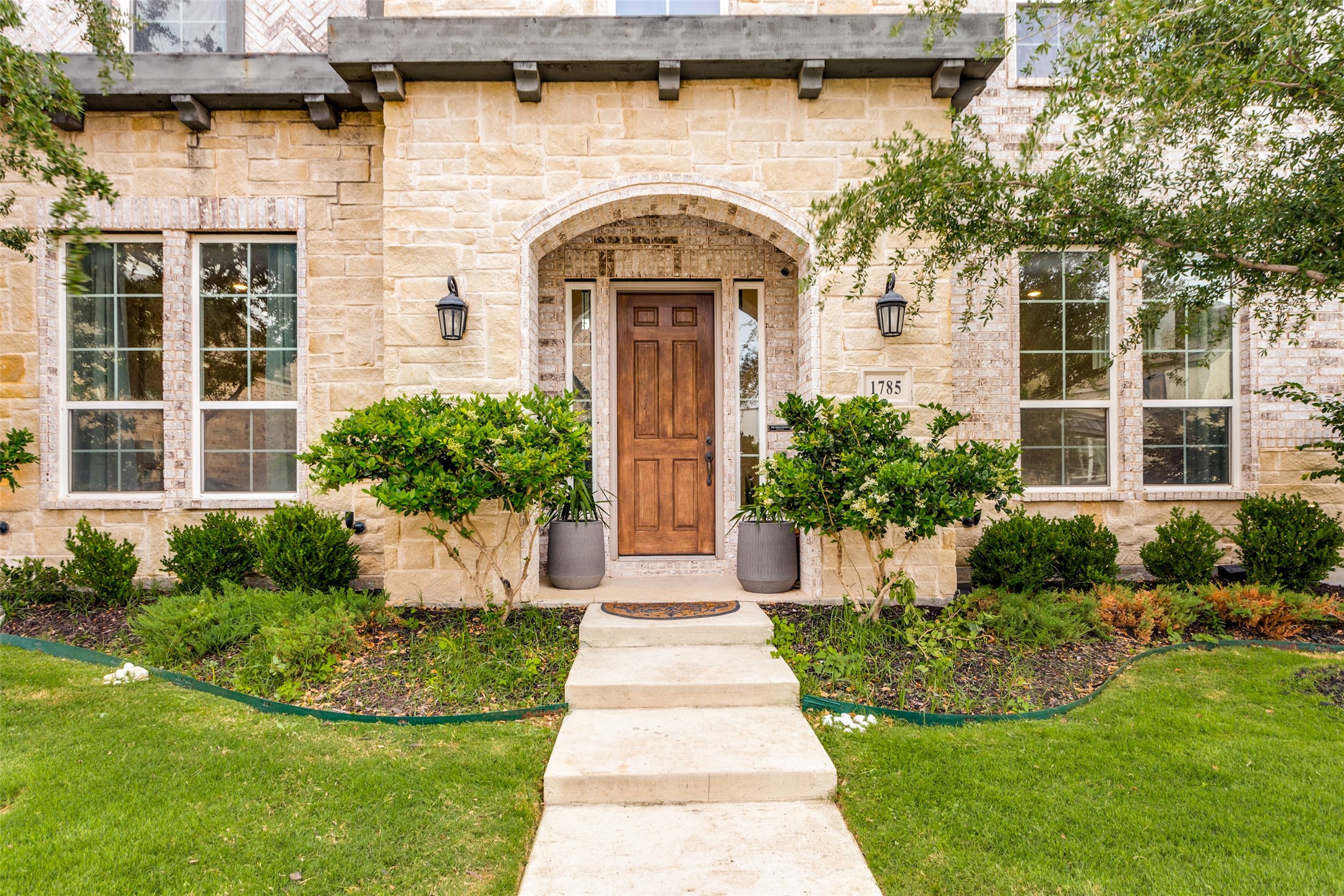 1785 Bramshaw Trail Farmers Branch TX 75234