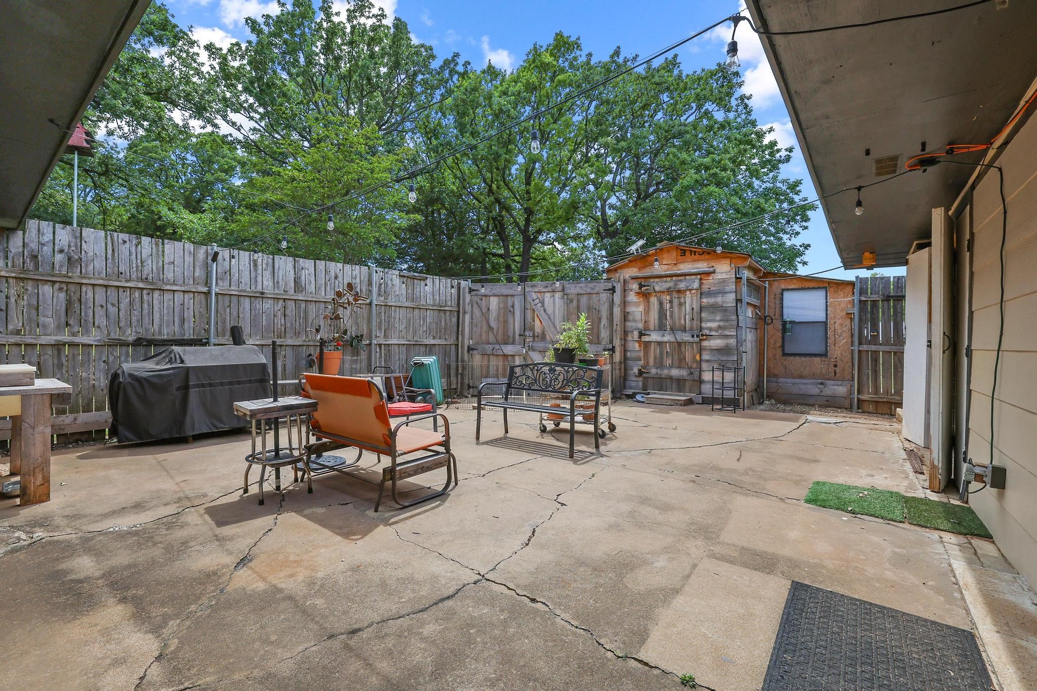 1231 Oak Drive Denison TX 75020