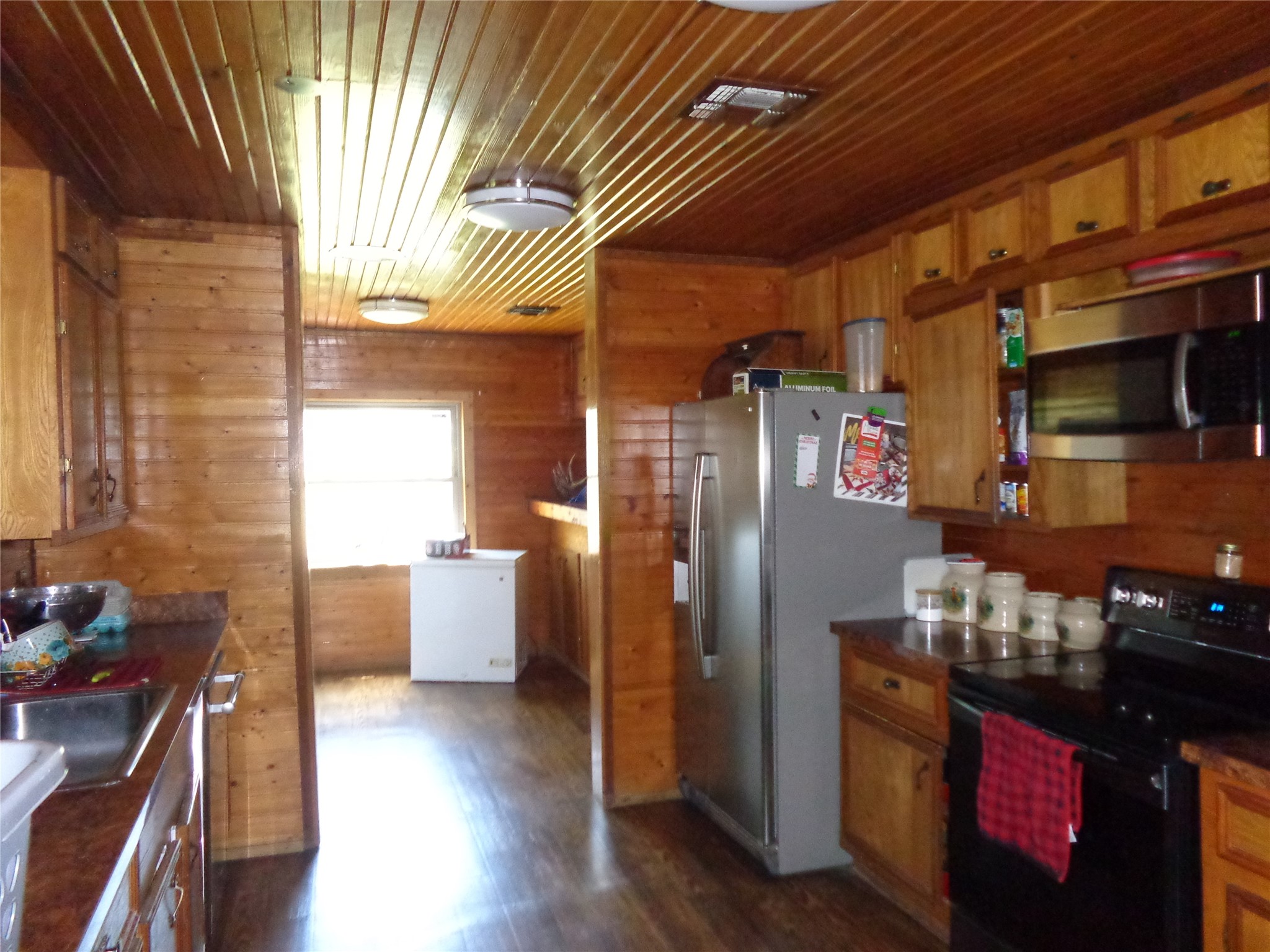1201 S Bois D Arc Street Grandview TX 76050