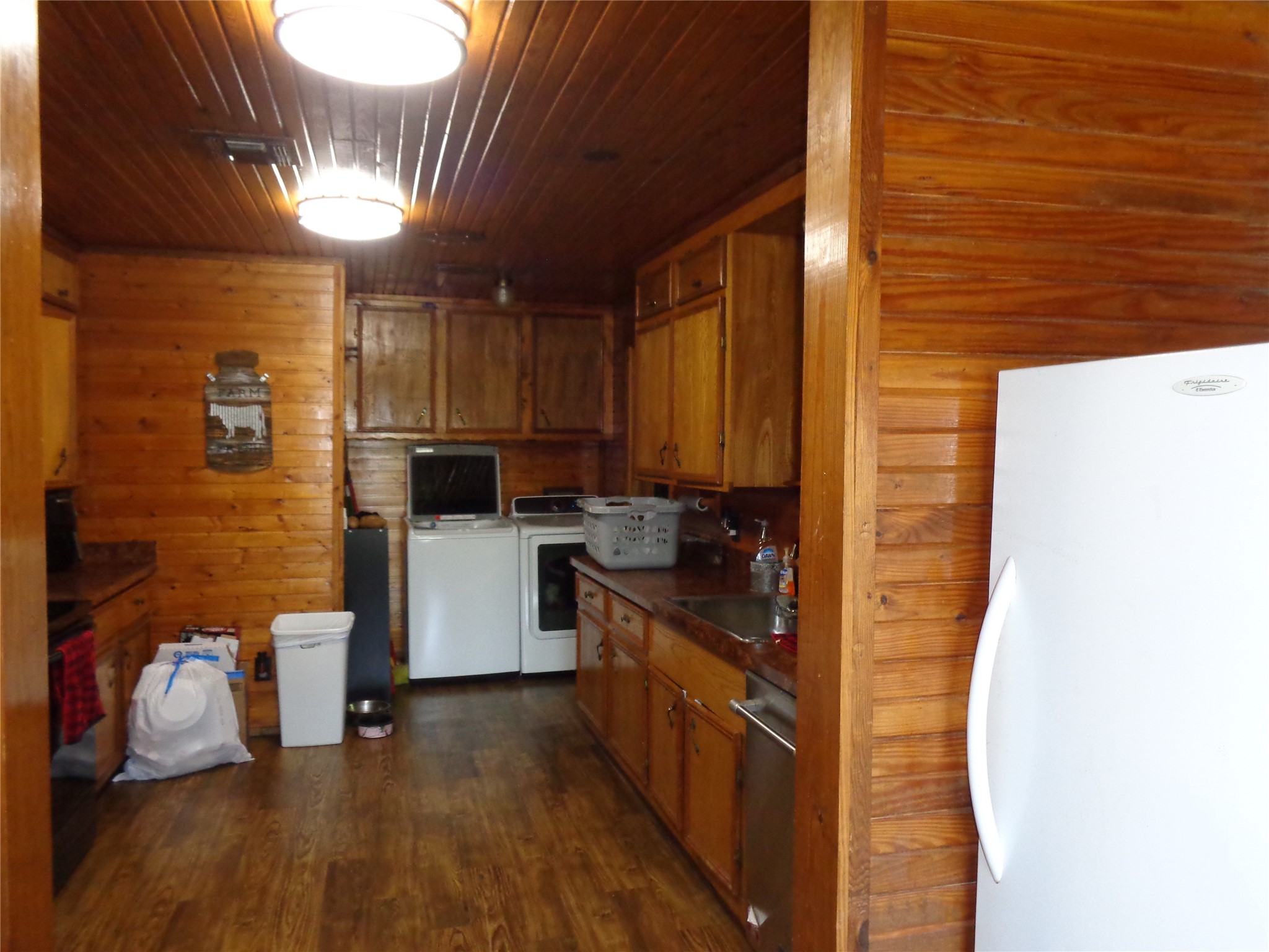 1201 S Bois D Arc Street Grandview TX 76050