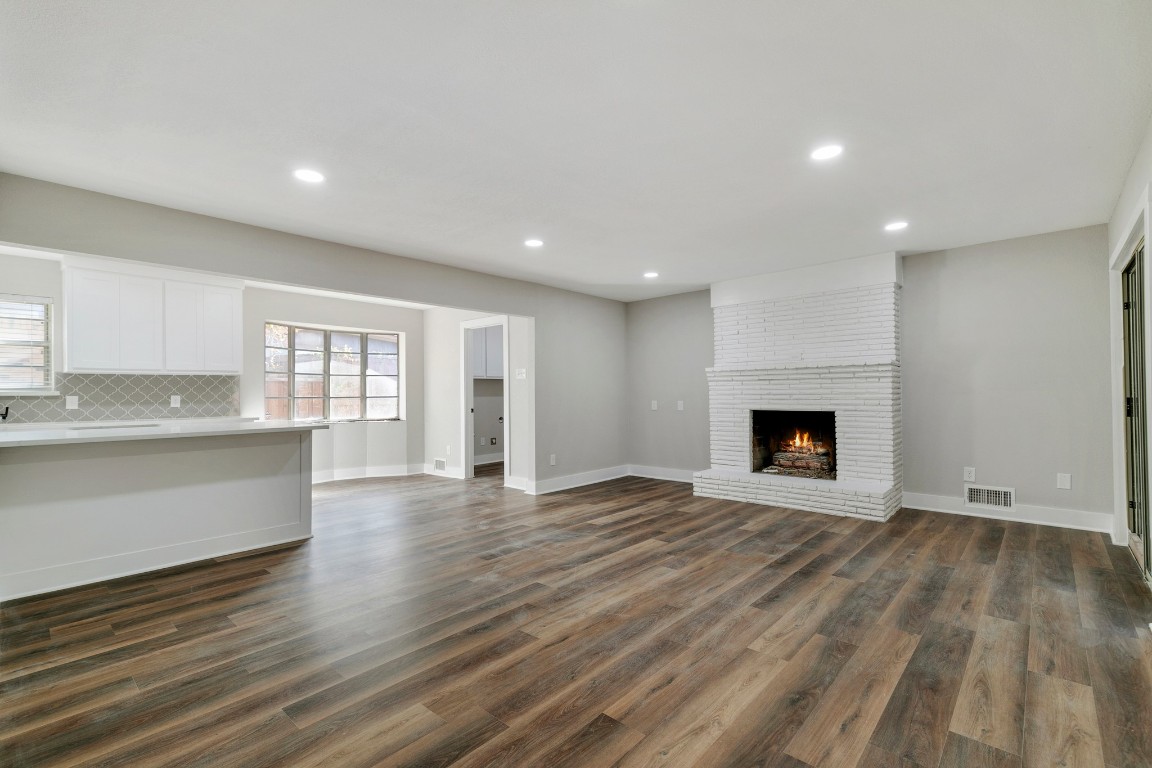 8318 Londonderry Lane Dallas TX 75228