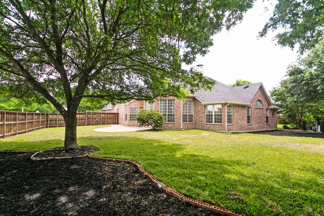 9499 Blackthorn Trail Frisco TX 75033