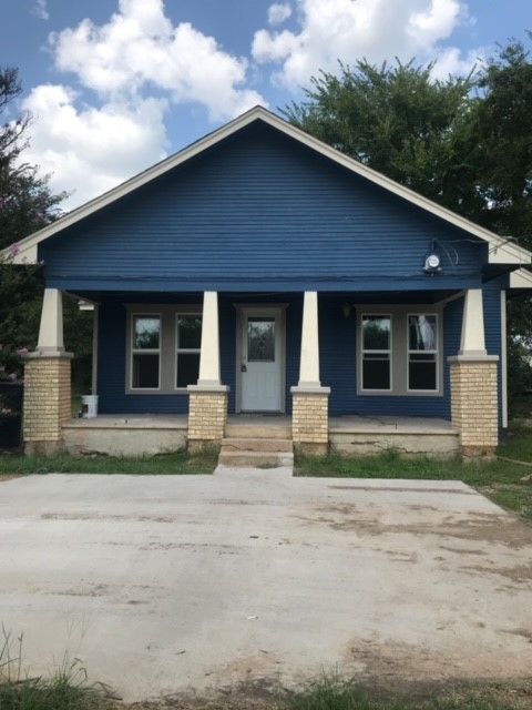306 E Sherman Street Chico TX 76431