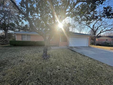 301 Floyd Street Waxahachie TX 75165