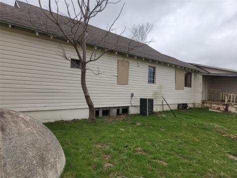 7662 NW County Road 1300 Barry TX 75102
