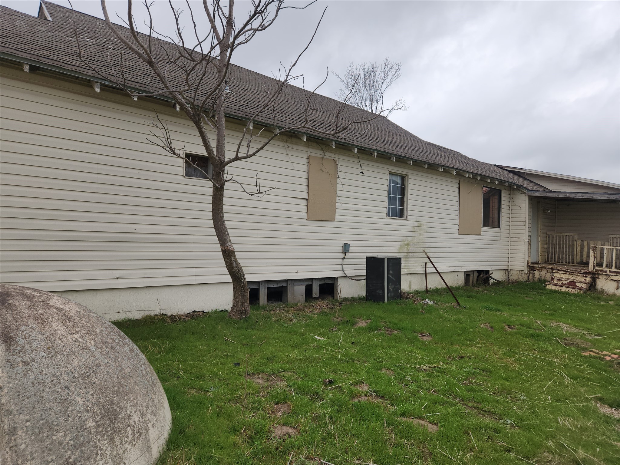 7662 NW County Road 1300 Barry TX 75102