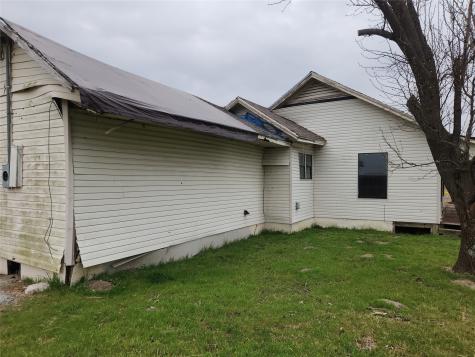 7662 NW County Road 1300 Barry TX 75102