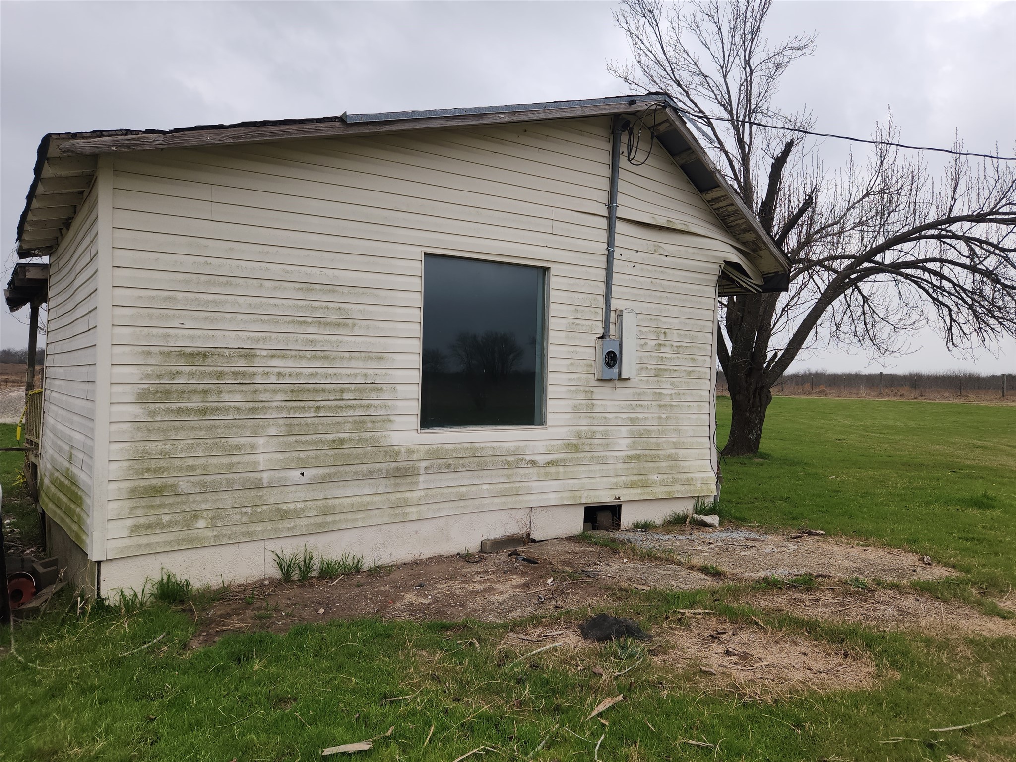 7662 NW County Road 1300 Barry TX 75102