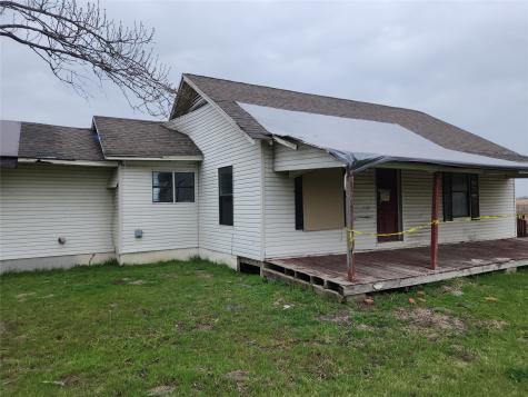 7662 NW County Road 1300 Barry TX 75102
