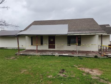 7662 NW County Road 1300 Barry TX 75102