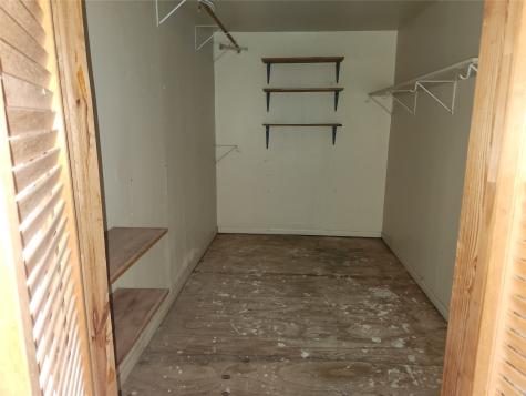 7662 NW County Road 1300 Barry TX 75102