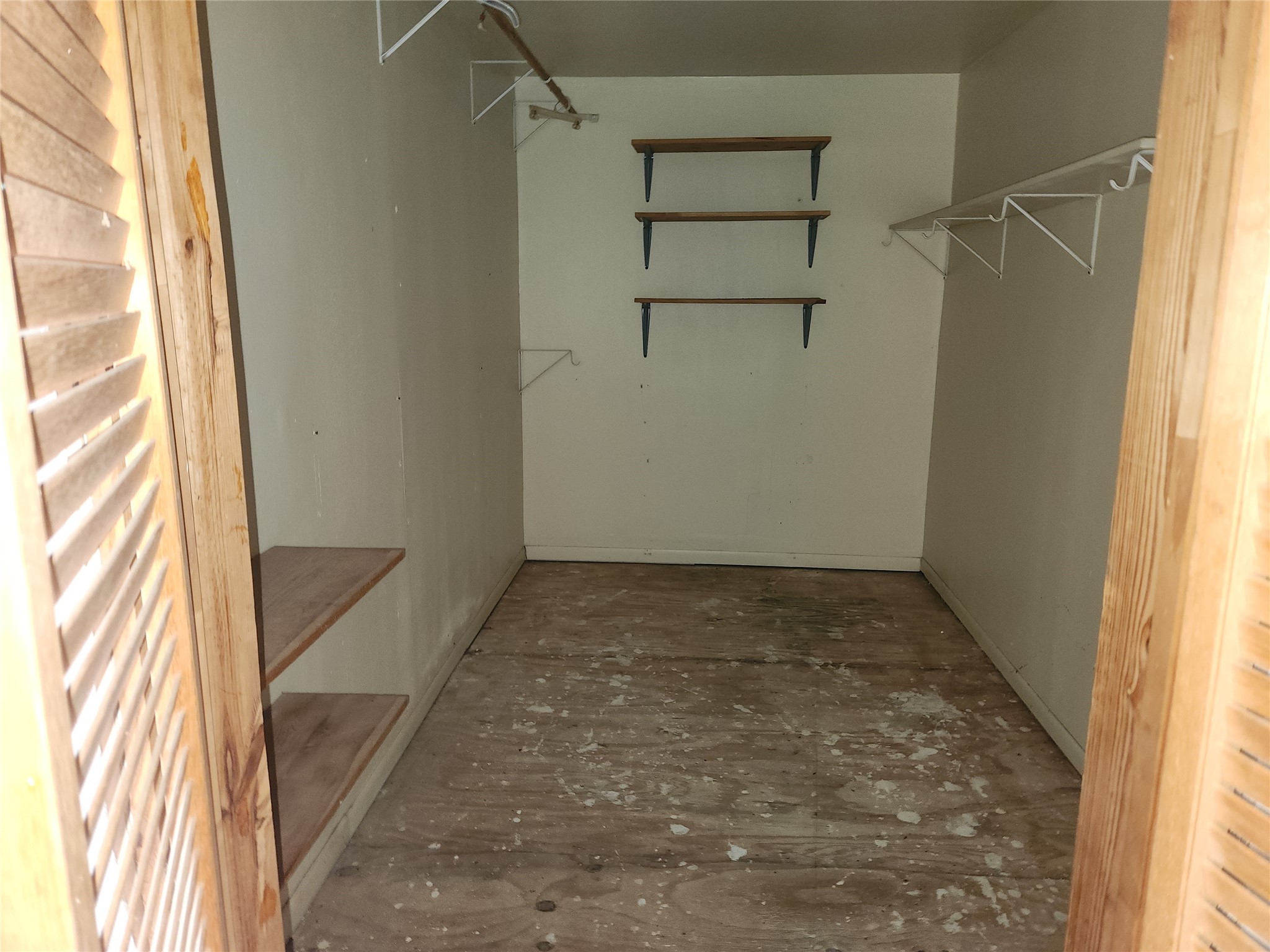 7662 NW County Road 1300 Barry TX 75102