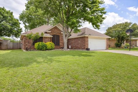 1511 Clover Lane Granbury TX 76048