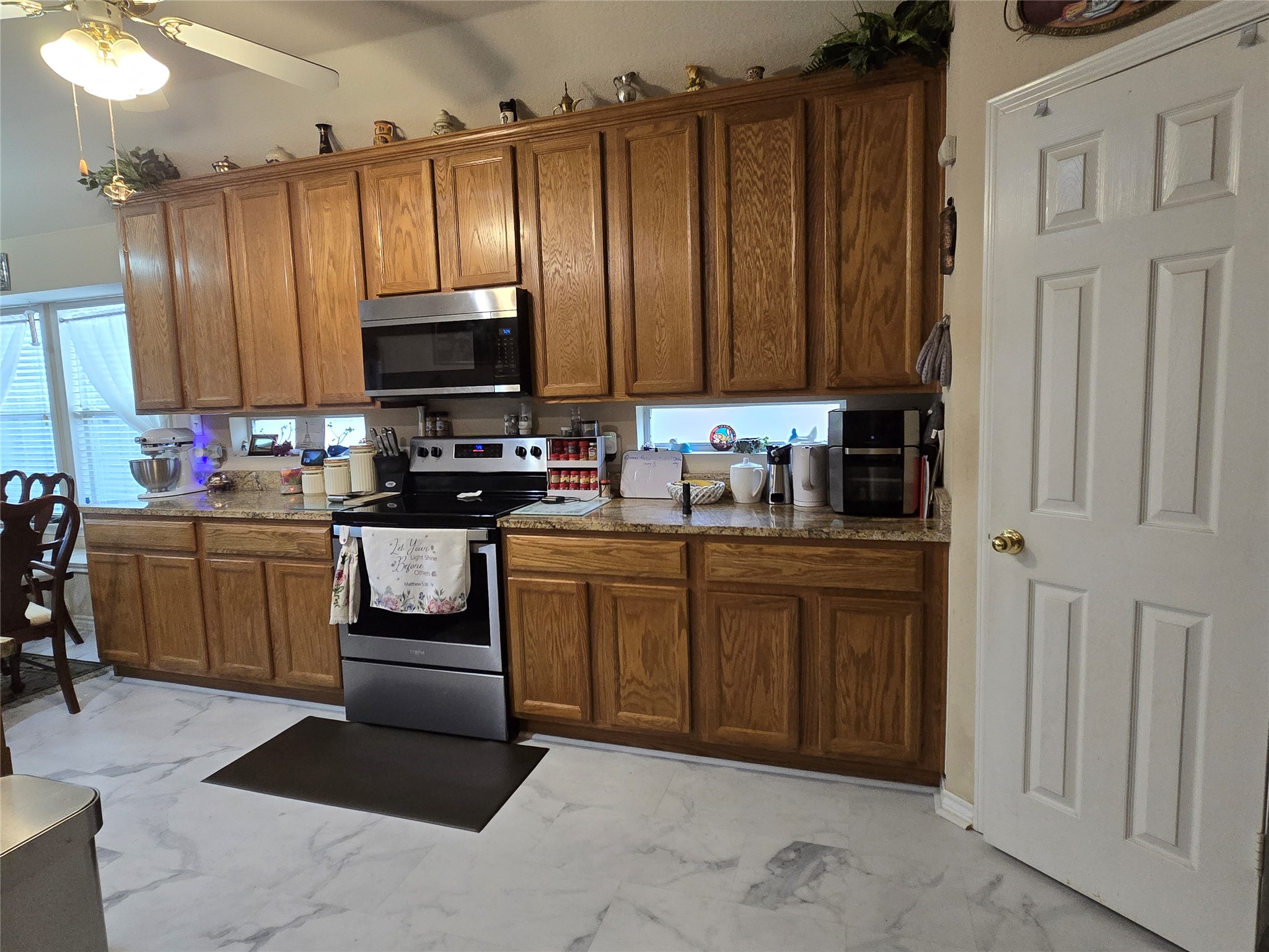 6013 Meadowglen Drive Denton TX 76226