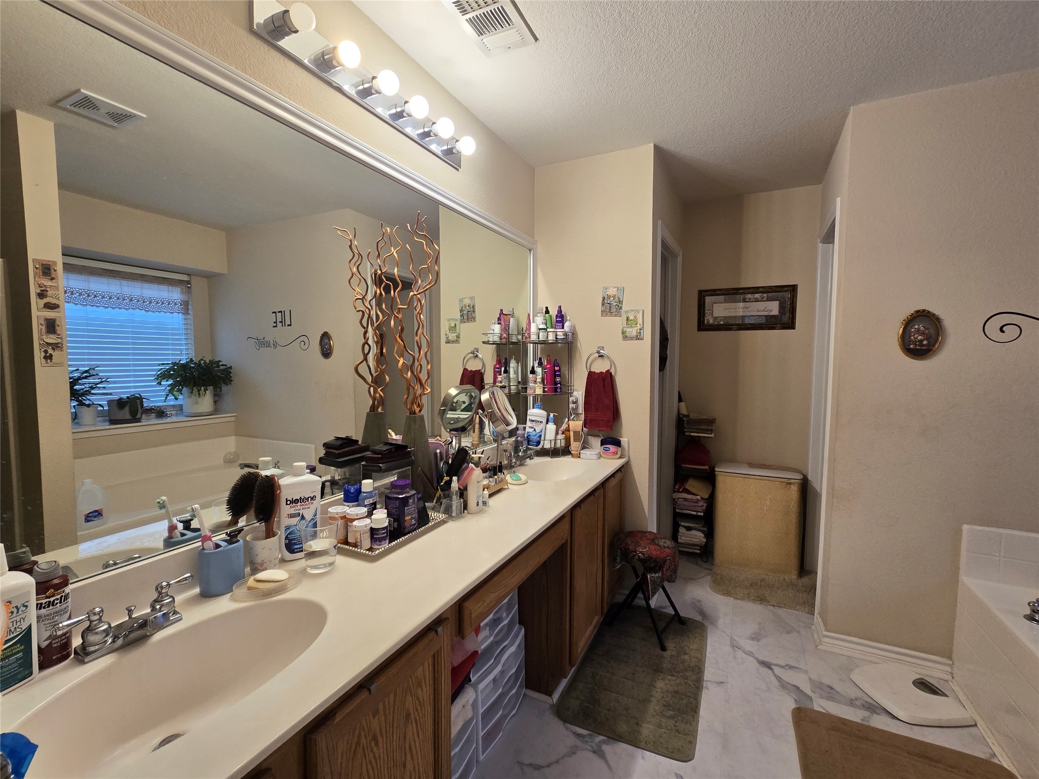 6013 Meadowglen Drive Denton TX 76226