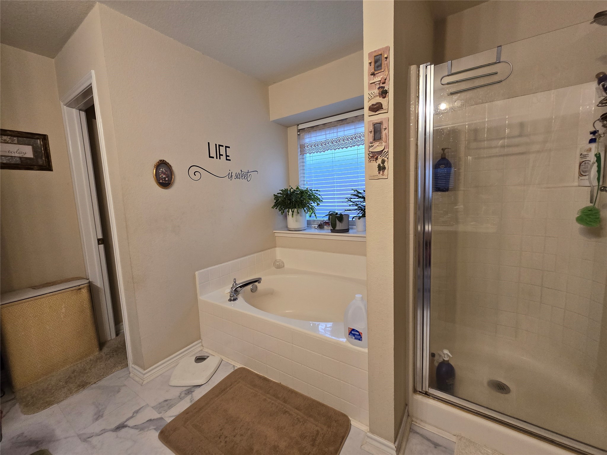 6013 Meadowglen Drive Denton TX 76226