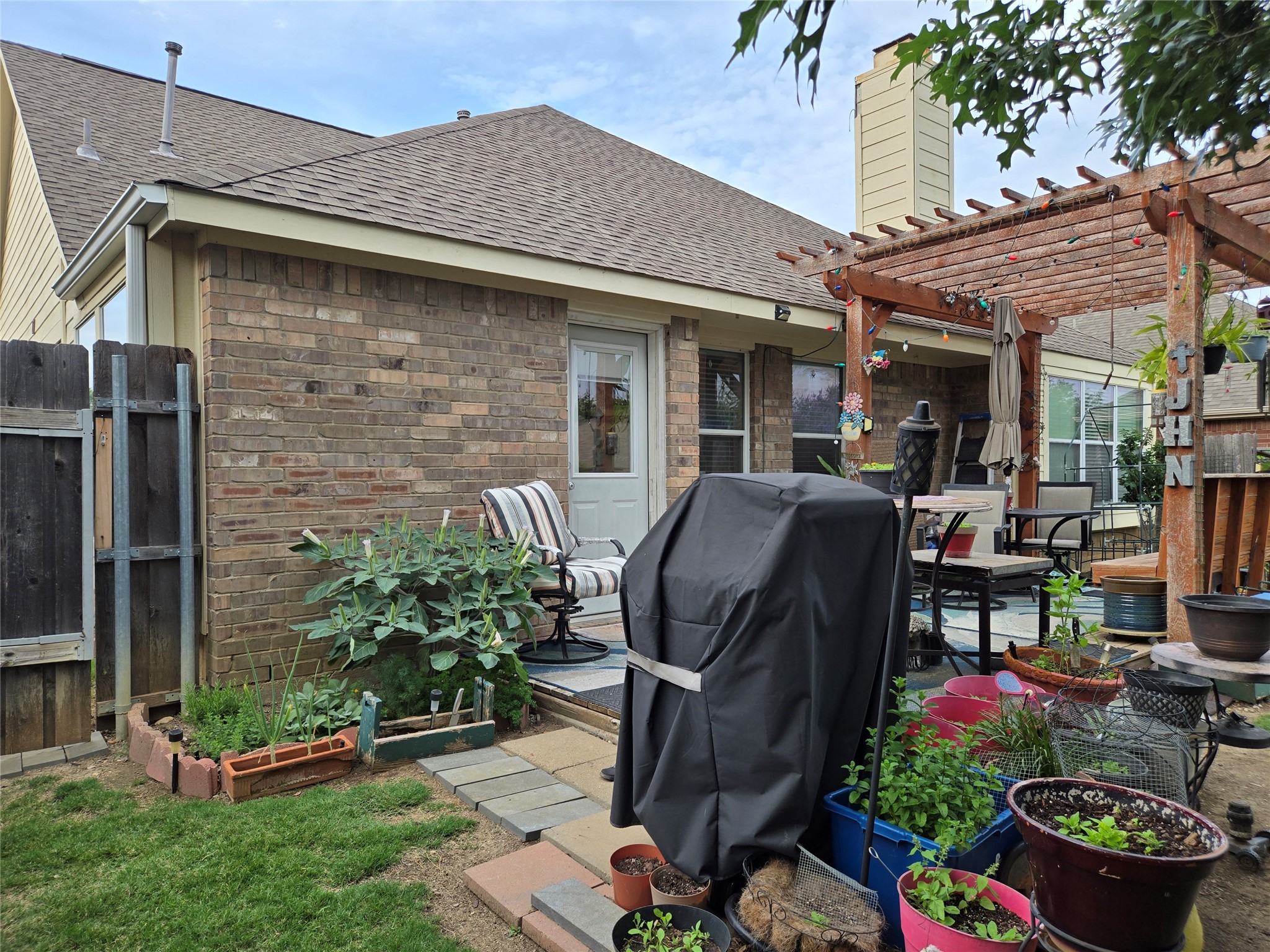 6013 Meadowglen Drive Denton TX 76226