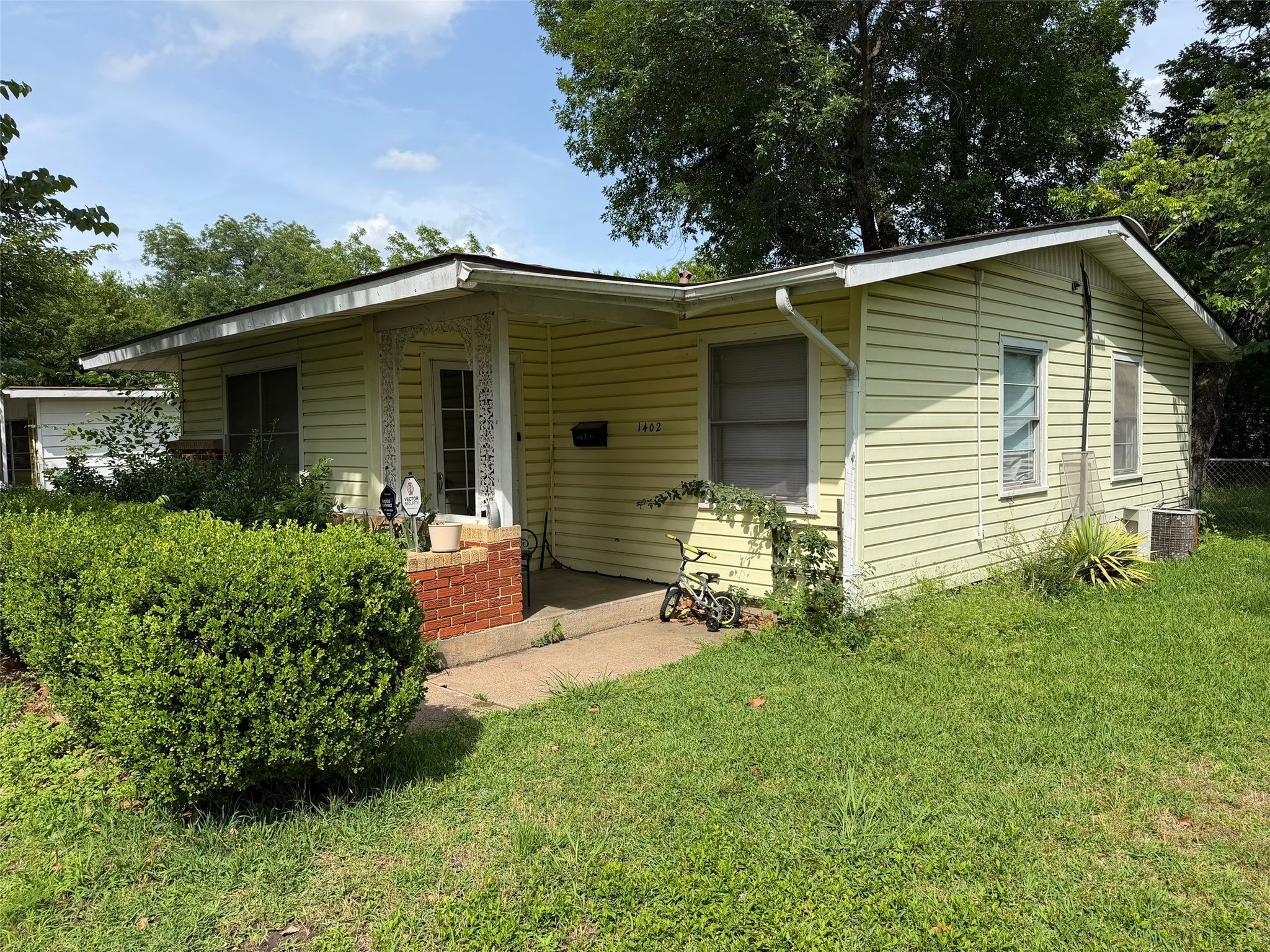 1402 Houghton Road Dallas TX 75217